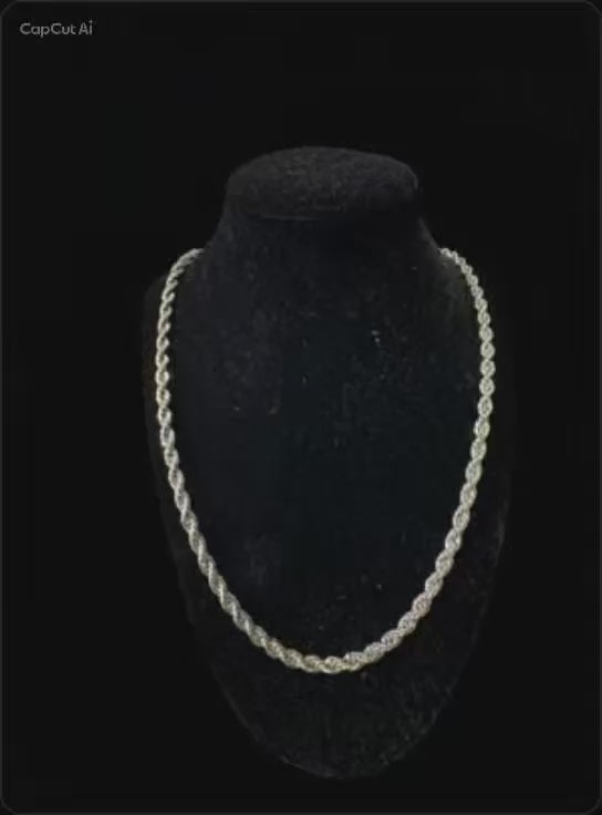 Collana Maglia Corda Intrecciata – Eleganza e Stile Versatile